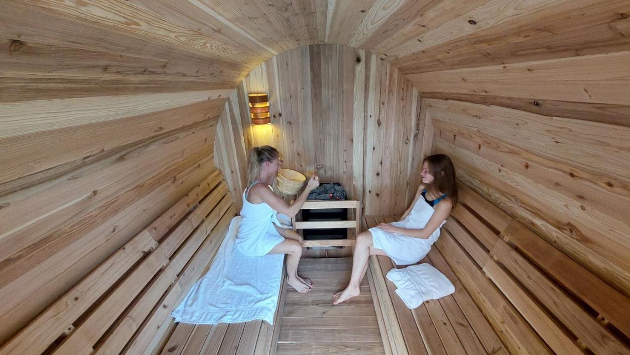 Vakantiewoning Met Permanent Verwarmd Zwembad En Sauna Koekelare Esterno foto